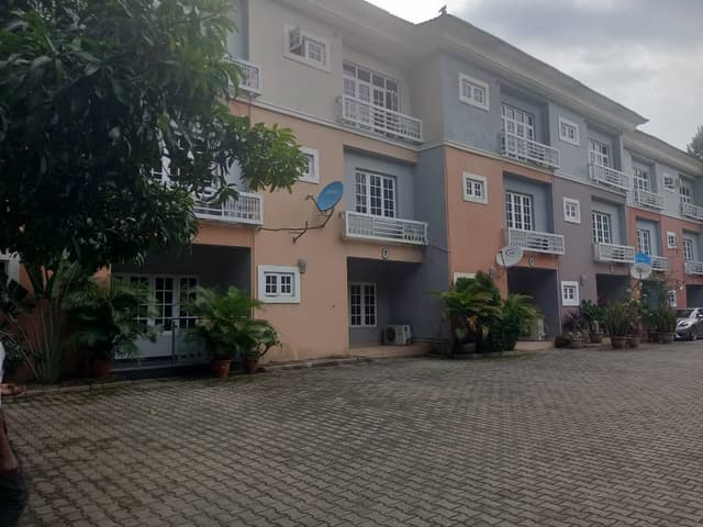 3bedroom terrace duplex with bq